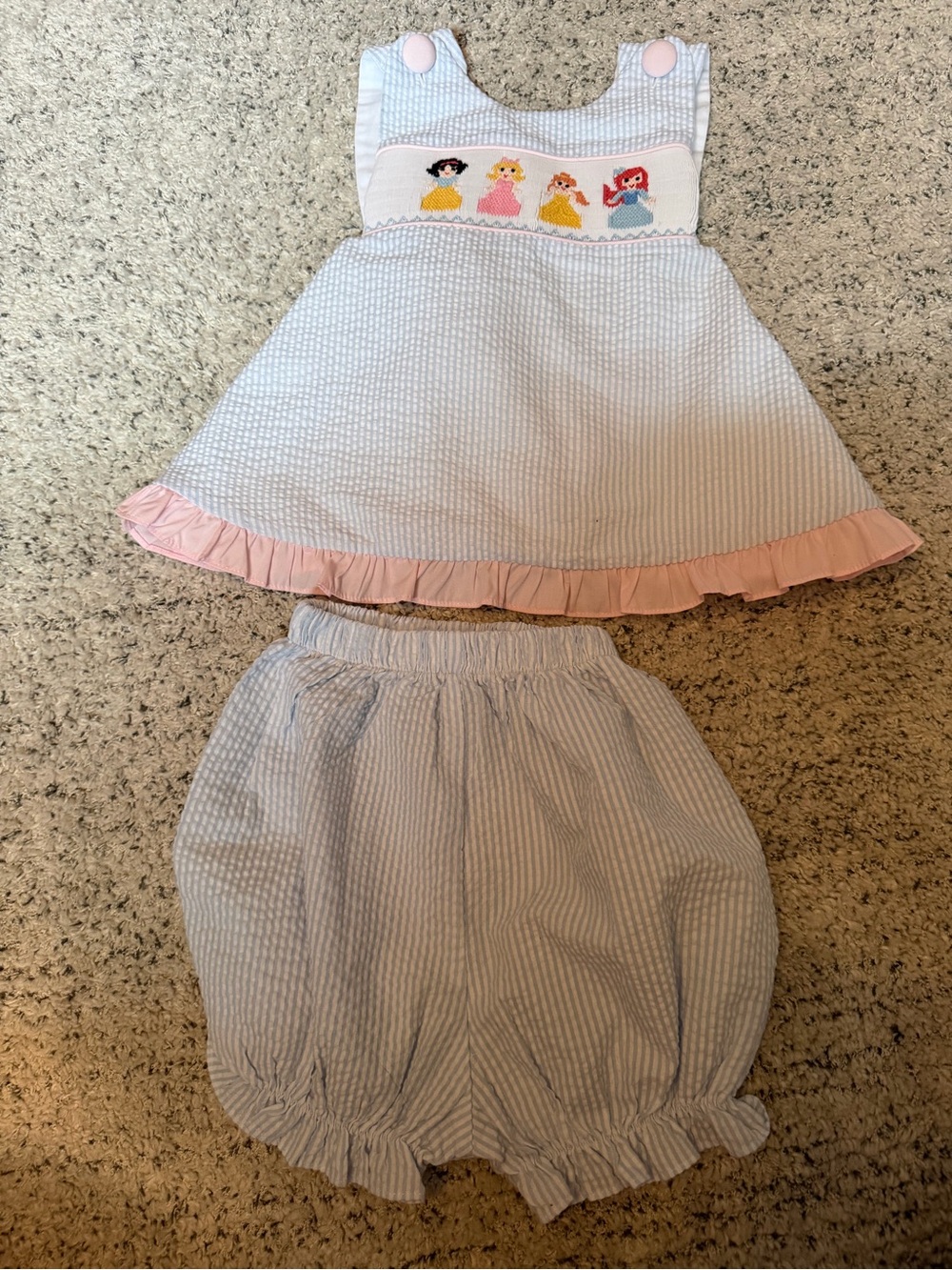 Stitchy fish smocked bloomer shorts and tank set princess Euc size 3t
